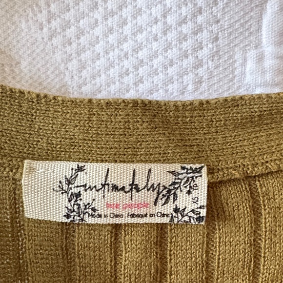 Ann Taylor Olive Buttoned Crop Top - Picture 4 of 4